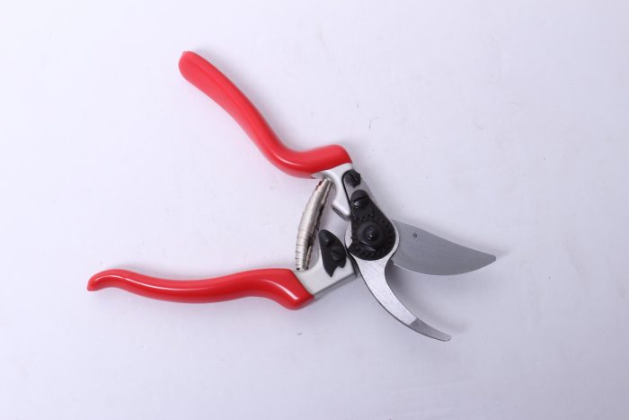 left handed pruner